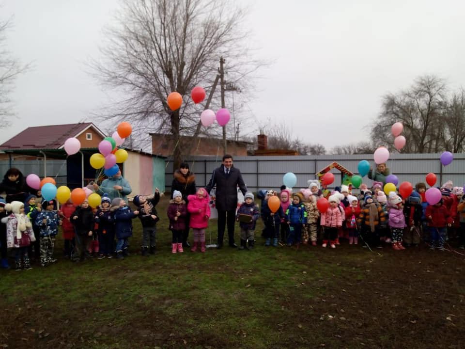 Открытие детских площадок детских в хуторе Верхнеподпольном Аксайского района и в городе Аксай