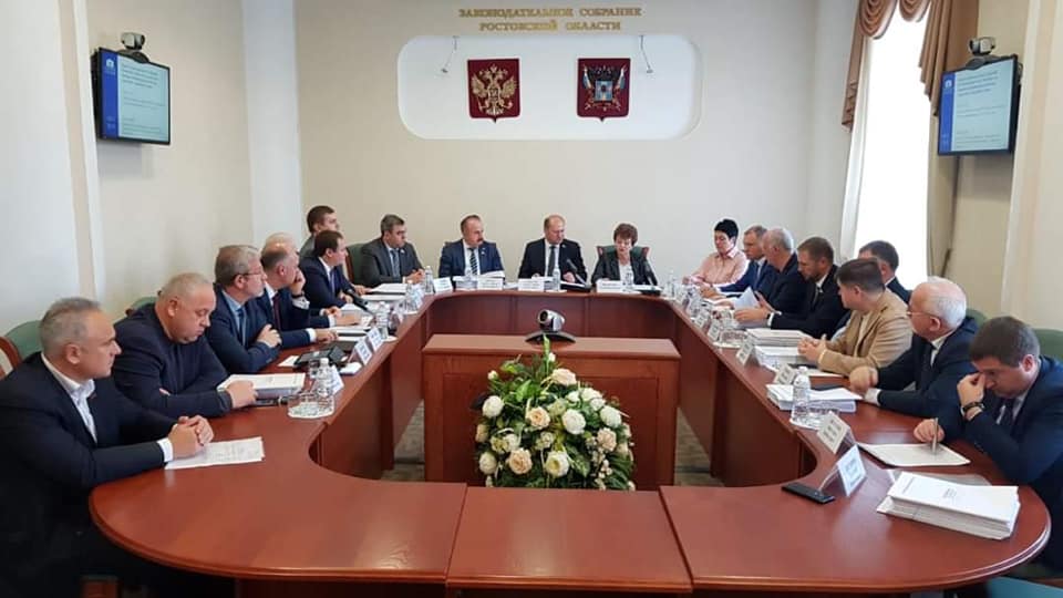 Заседание комитета по строительству и ЖКХ Законодательного Собрания Ростовской области