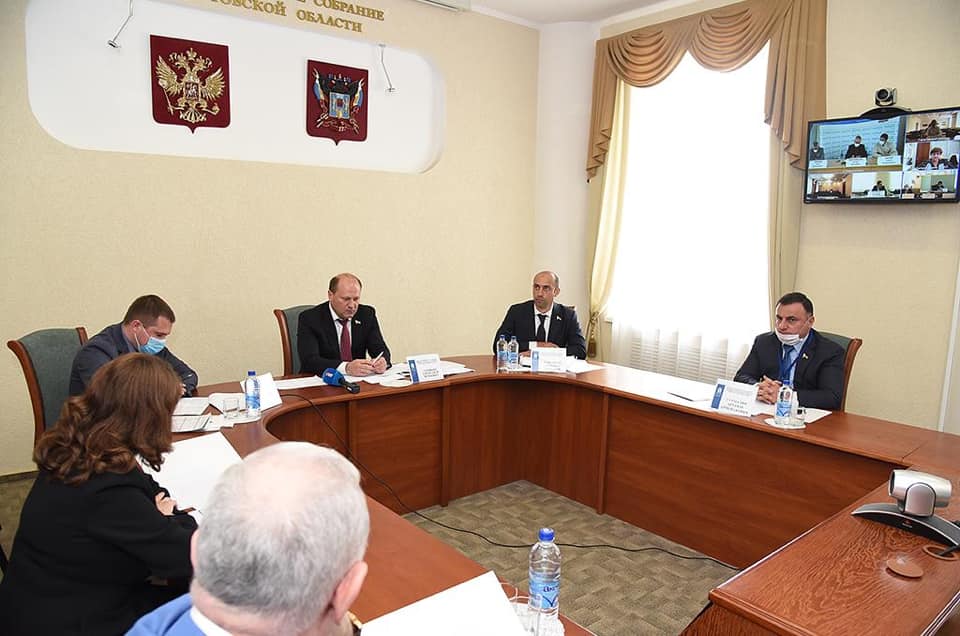 Круглый стол комитета по строительству и ЖКХ Законодательного собрания Ростовской области