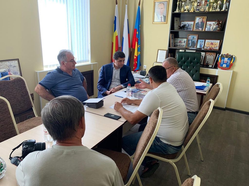 Решен вопрос о присоединении их частных домов к центральным сетям электроснабжения в поселке Щепкин
